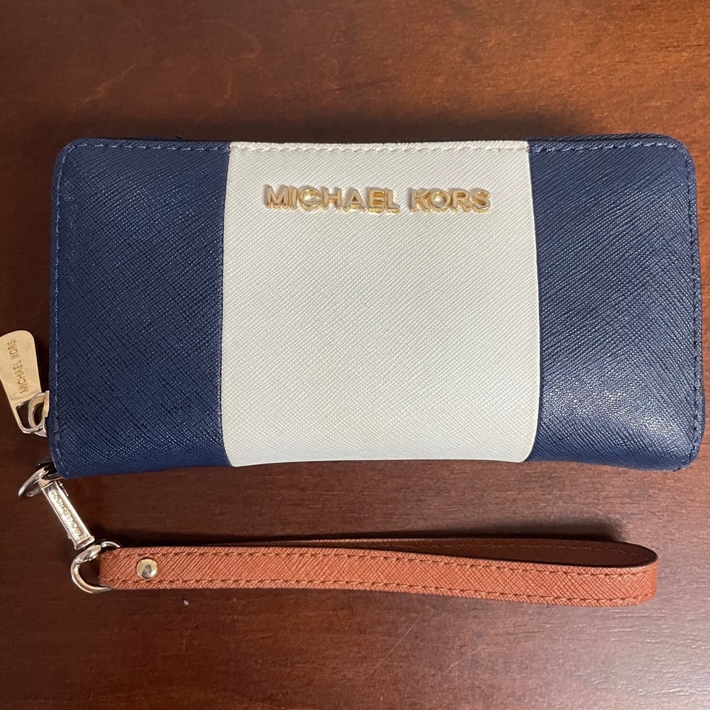 Michael Kors wallet/wristlet